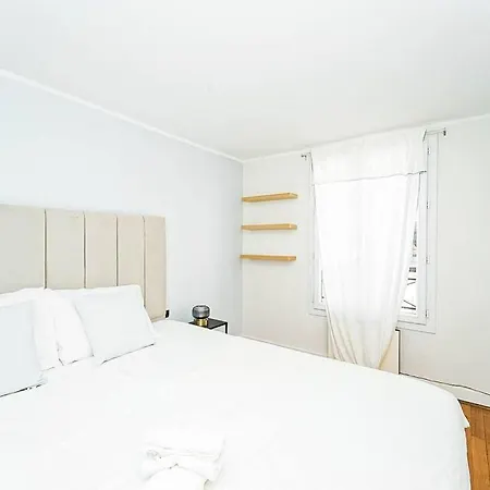 Champs Elysee - Hotel *